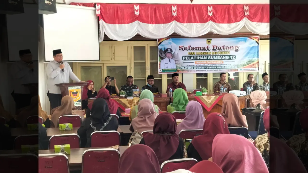 Perkuat Benteng Perempuan Minangkabau, Wabup Tanah Datar Buka Pelatihan Sumbang 12 di Panyalaian